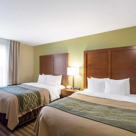 Comfort Inn & Suites Fayetteville-University Area Εξωτερικό φωτογραφία