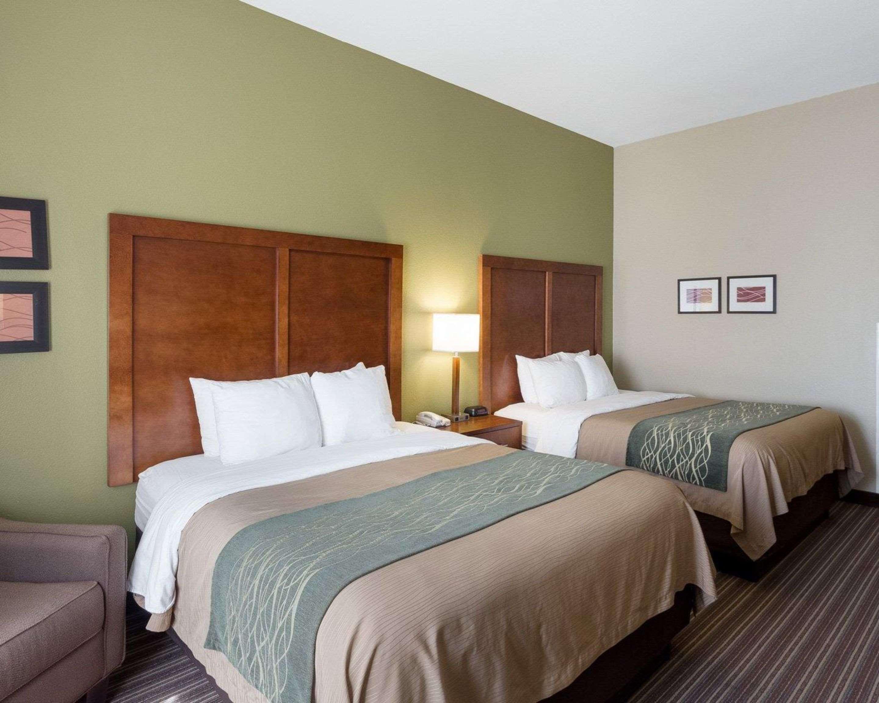 Comfort Inn & Suites Fayetteville-University Area Εξωτερικό φωτογραφία