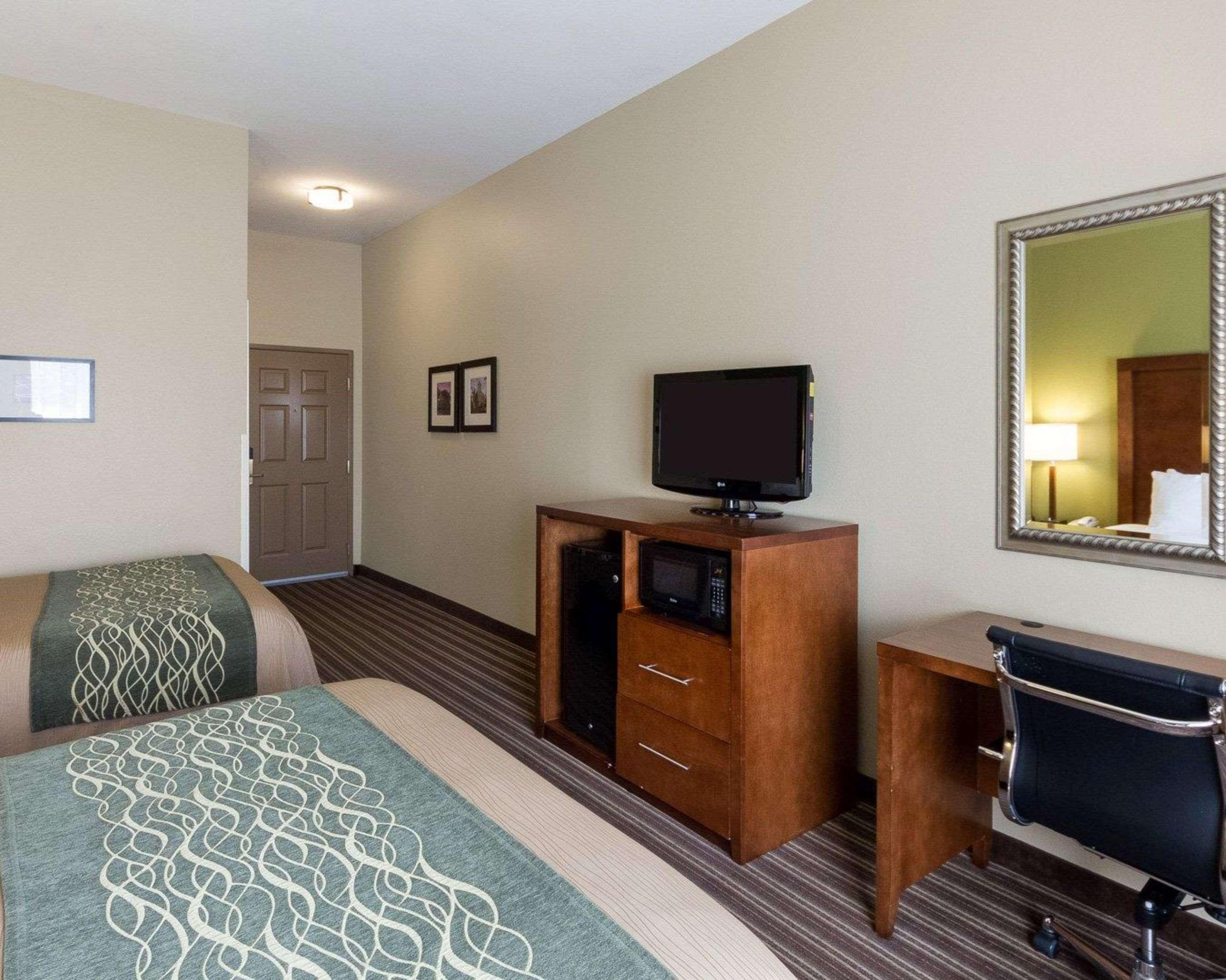 Comfort Inn & Suites Fayetteville-University Area Εξωτερικό φωτογραφία