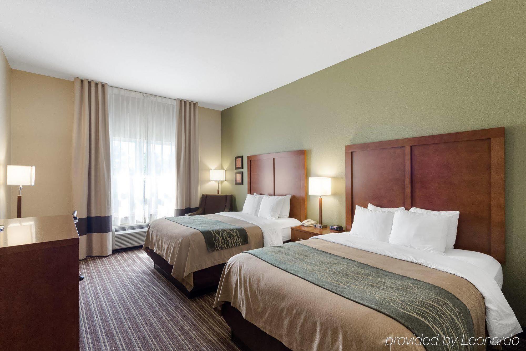 Comfort Inn & Suites Fayetteville-University Area Εξωτερικό φωτογραφία
