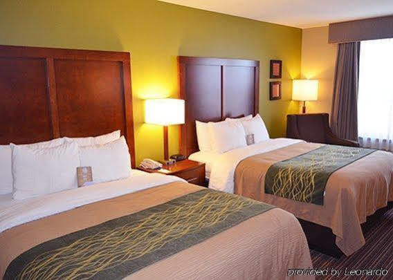 Comfort Inn & Suites Fayetteville-University Area Εξωτερικό φωτογραφία